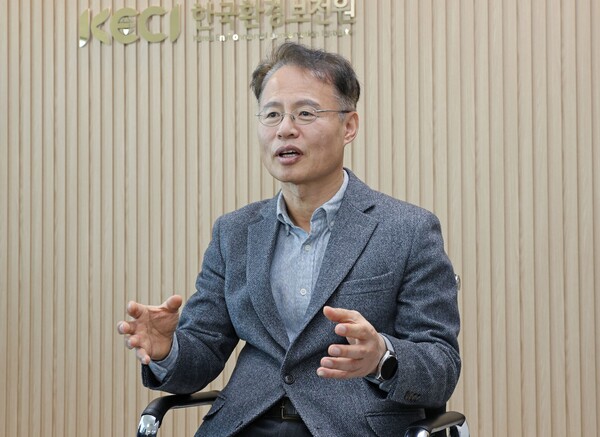 ▲ 신진수 원장이 향후 계획에 대해 설명하고 있다.