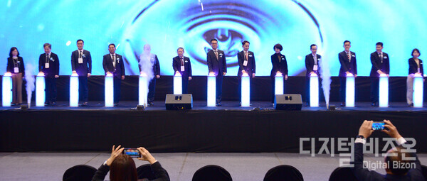  국내 최대 규모의 물산업 전문 전시회인 ‘2025 국제물산업박람회(WATER KOREA)’가 19일 막을 열었다.