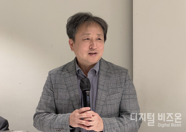 ▲ KWP 홍승관 회장이 인삿말을 전하고 있다.