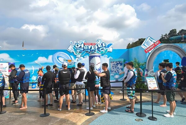 ▲ 사진:경기도 용인시에 위치한 캐리비안 베이에서 진행중인 얼박사 팝업스토어 현장 모습